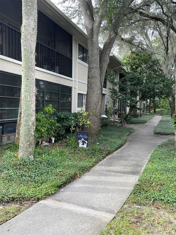 6010 LAKETREE LANE UNIT L TEMPLE TERRACE, FL 33617