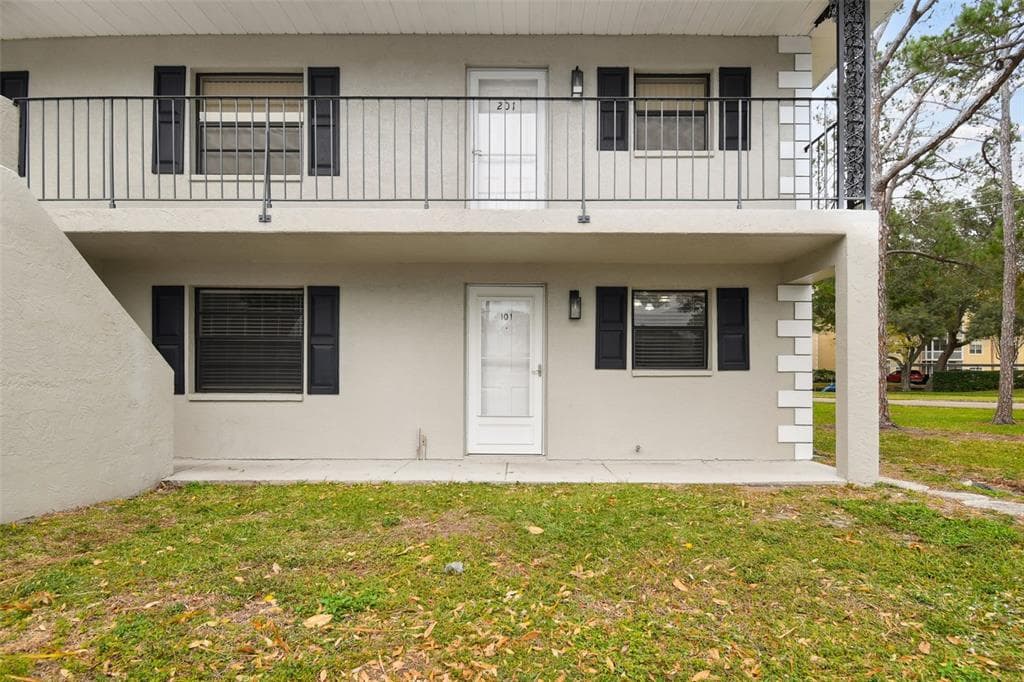 101 LAKE AVENUE NE UNIT 101 LARGO, FL 33771