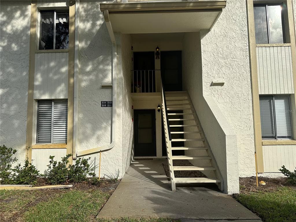 209 PINE COURT UNIT 3 OLDSMAR, FL 34677