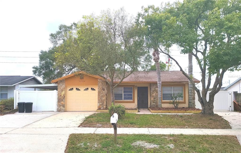 21552 SOUTHWOOD DRIVE LUTZ, FL 33549