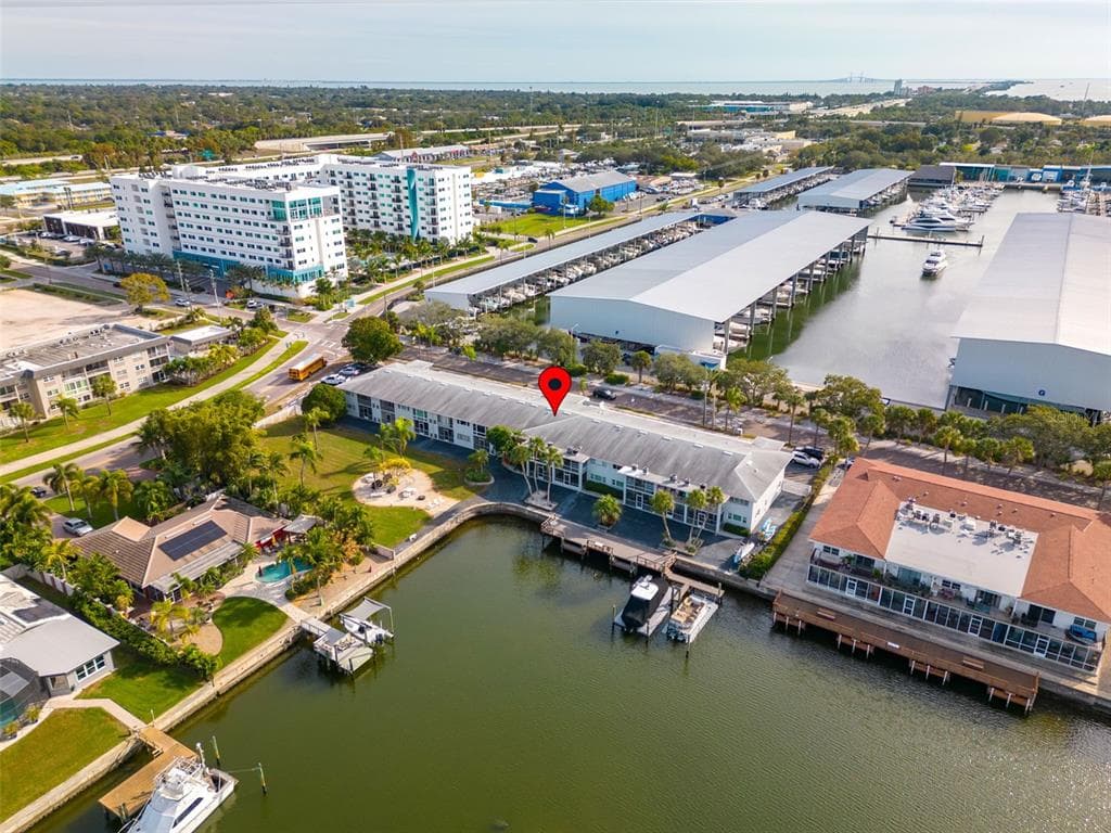 3717 46 AVENUE S UNIT 8 ST PETERSBURG, FL 33711