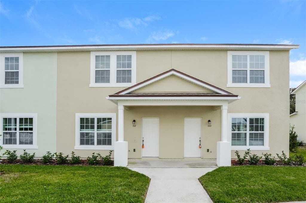 100 ELEVEN OAKS CIRCLE EUSTIS, FL 32726