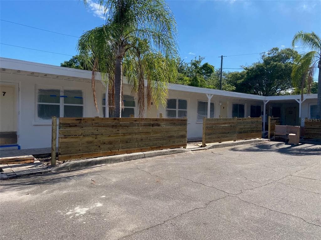 2035 EDGEWATER DRIVE UNIT 9 CLEARWATER, FL 33755
