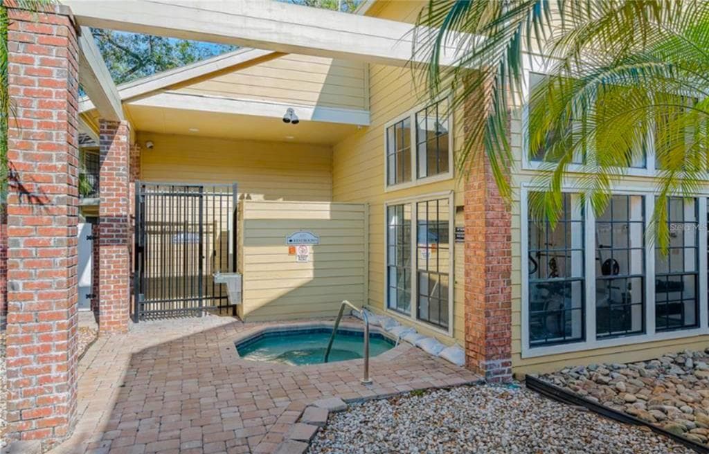 8605 MALLARD RESERVE DRIVE UNIT 101 TAMPA, FL 33614