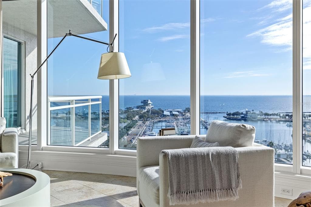 180 BEACH DRIVE NE UNIT 1402
