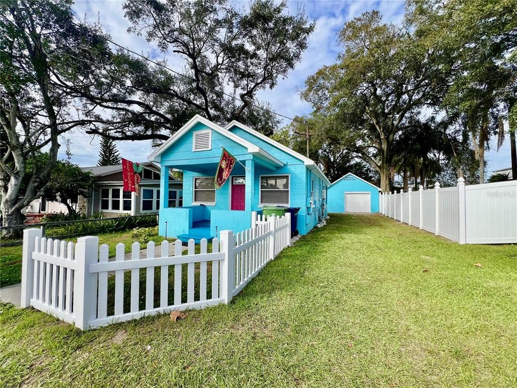 107 W MINNEHAHA STREET TAMPA, FL 33604
