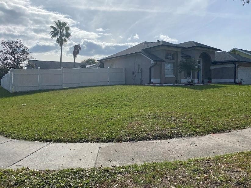 8183 CLOVERGLEN CIRCLE ORLANDO, FL 32818