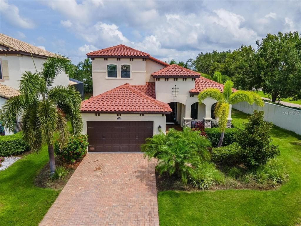 6104 CHAMPIONS ROW STREET BRADENTON, FL 34210