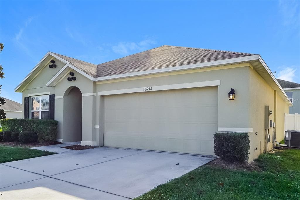 16652 BROADFORD LANE CLERMONT, FL 34714