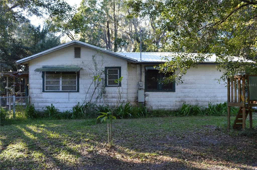 1910 W KNIGHTS GRIFFIN ROAD PLANT CITY, FL 33565