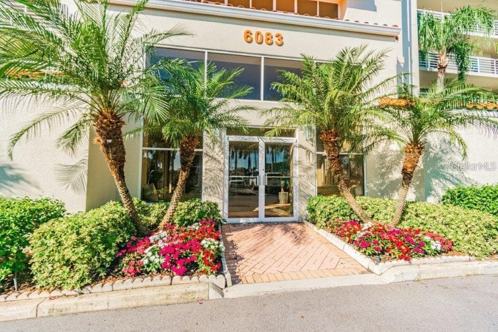 6083 BAHIA DEL MAR CIRCLE UNIT 164 ST PETERSBURG, FL 33715