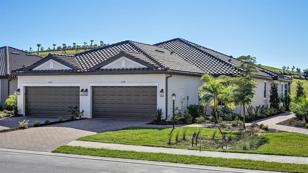 6228 GRANDVIEW HILL COURT BRADENTON, FL 34203