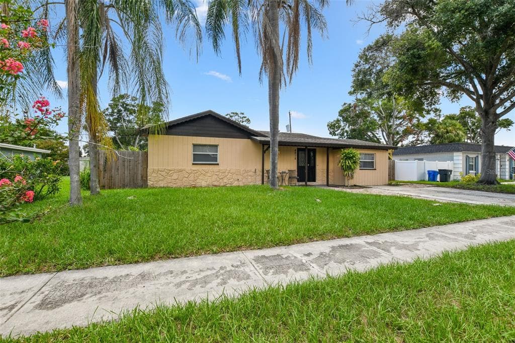 4818 HOLIDAY DRIVE TAMPA, FL 33615