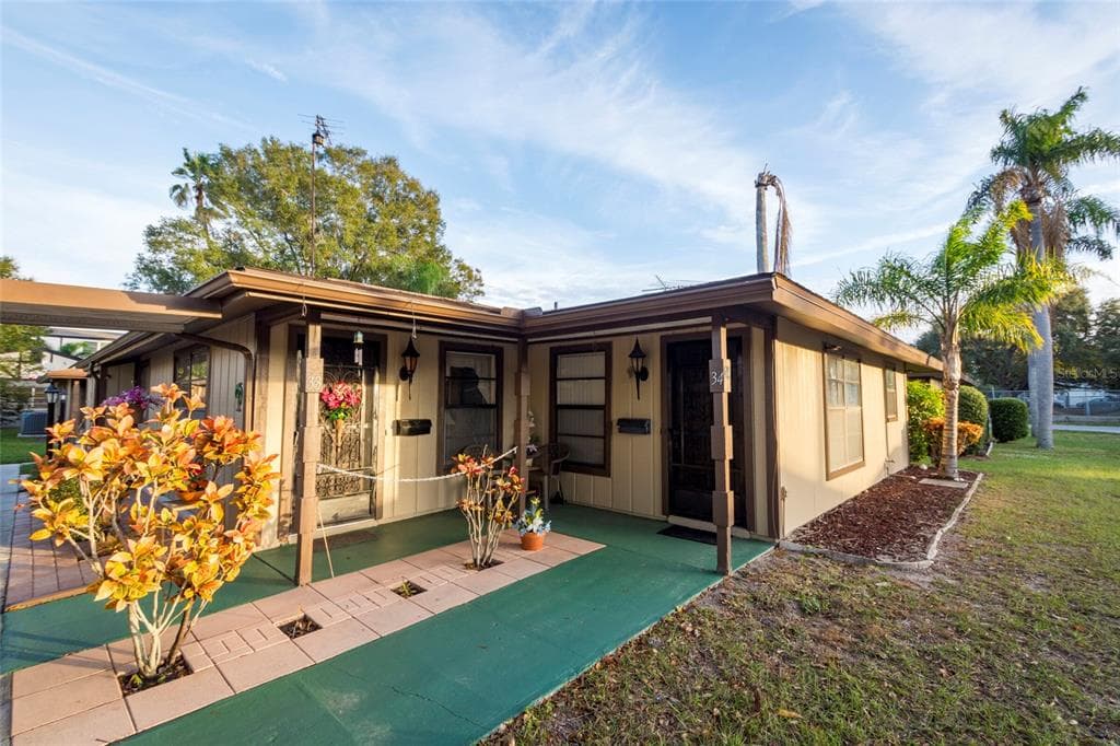 1980 TAHITIAN PLACE UNIT 34