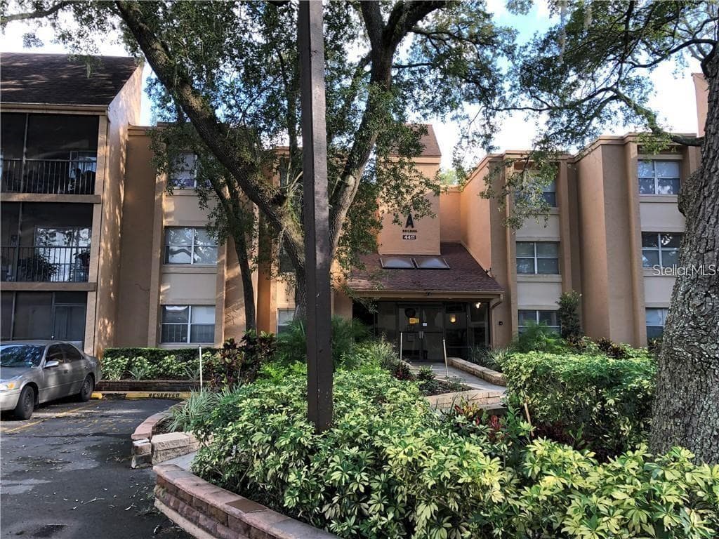 4411 SHADY TERRACE LN UNIT 212 TAMPA, FL 33613