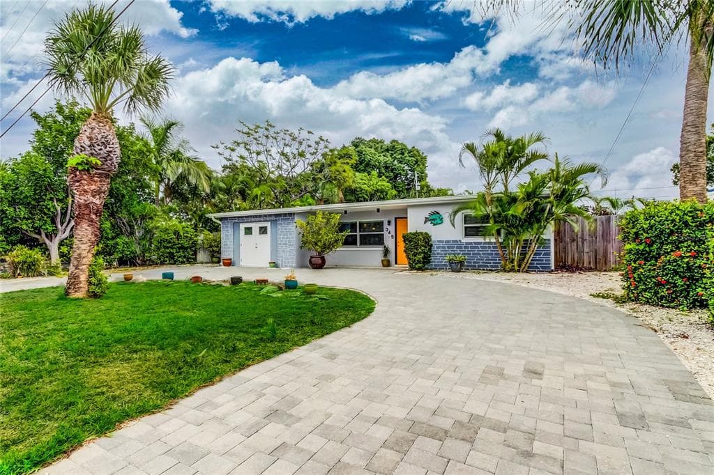 345 39TH AVENUE ST PETE BEACH, FL 33706