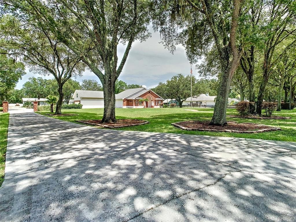 18209 30TH STREET LUTZ, FL 33559