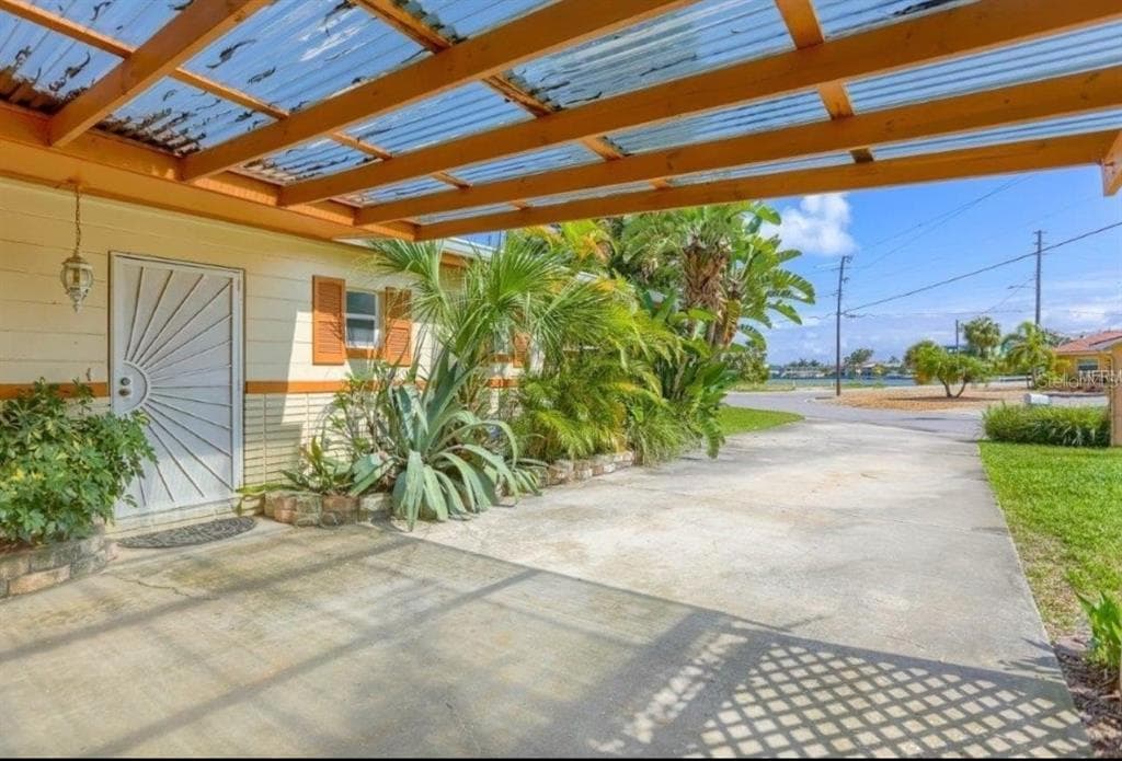 6903 S SHORE DRIVE S SOUTH PASADENA, FL 33707