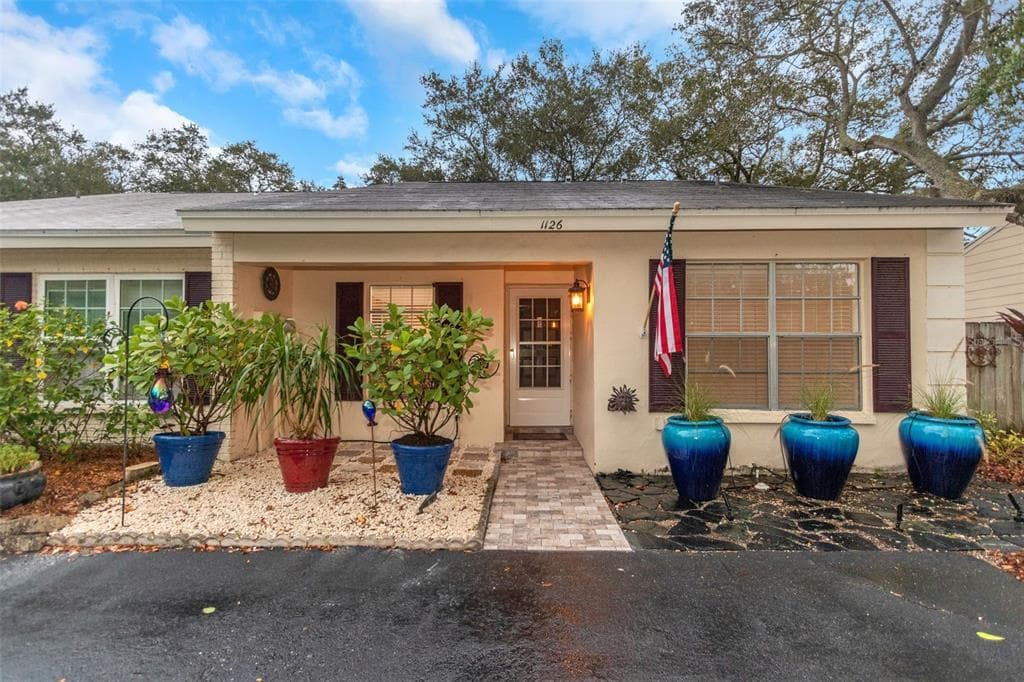 1126 THAYER STREET SAFETY HARBOR, FL 34695