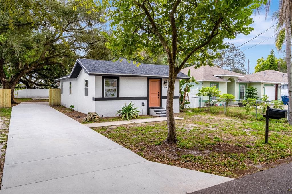 3024 W COMANCHE AVENUE TAMPA, FL 33614