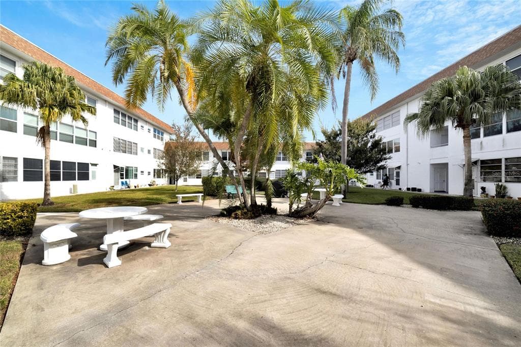 1330 57TH STREET N UNIT 103C ST PETERSBURG, FL 33710