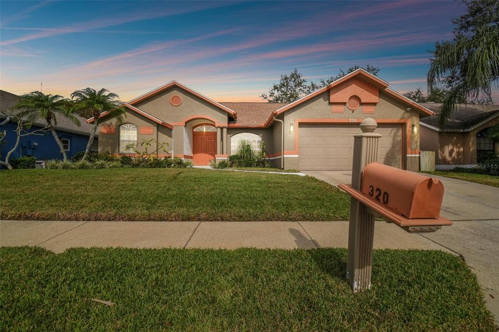 320 WOOD IBIS AVENUE TARPON SPRINGS, FL 34689