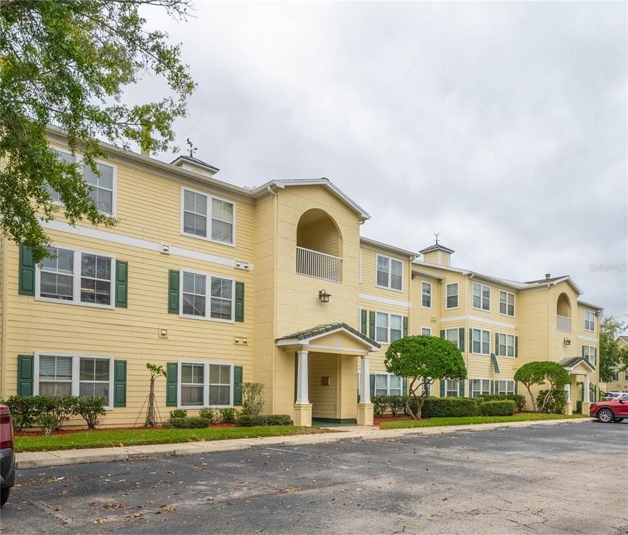 18143 BACK STRETCH LANE UNIT 18143 TAMPA, FL 33647