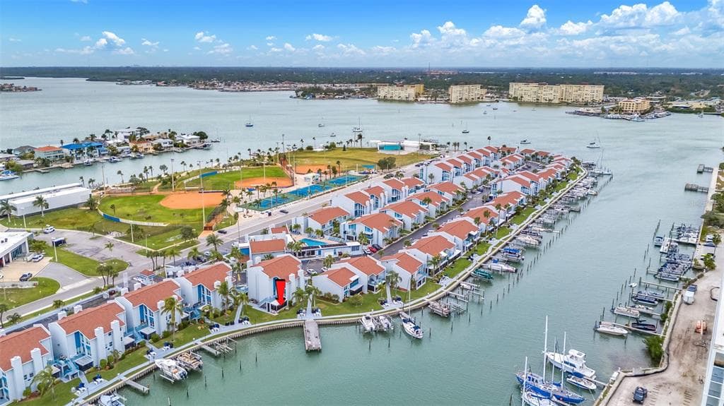 215 MEDALLION BOULEVARD UNIT B MADEIRA BEACH, FL 33708