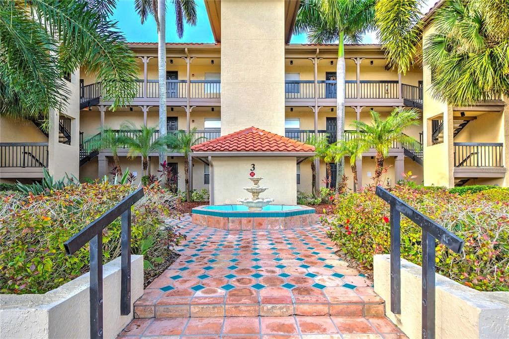 2400 FEATHER SOUND DRIVE UNIT 335 CLEARWATER, FL 33762
