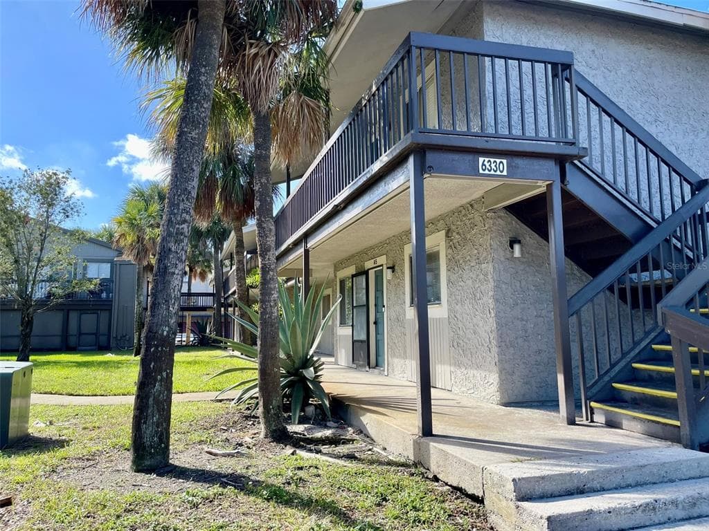 6330 NEWTOWN CIRCLE UNIT 30A4 TAMPA, FL 33615