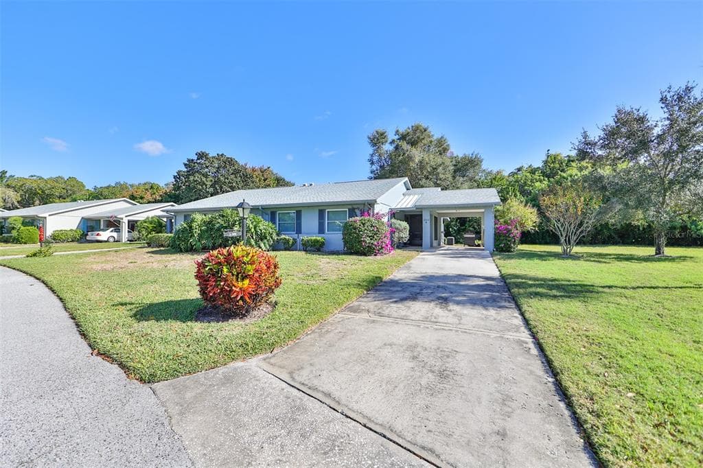 1809 FOXHUNT DRIVE UNIT B SUN CITY CENTER, FL 33573