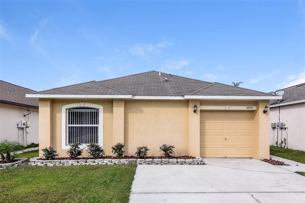 5919 LAKE FRONT DRIVE WESLEY CHAPEL, FL 33545