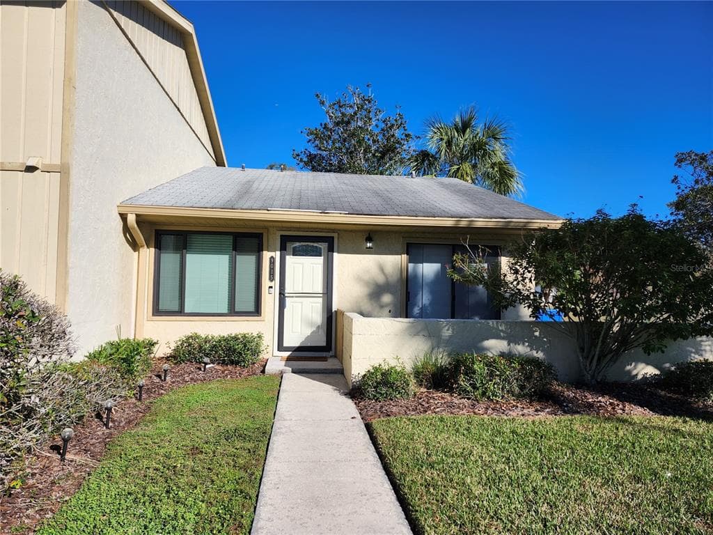 9015 PEBBLE CREEK DRIVE TAMPA, FL 33647