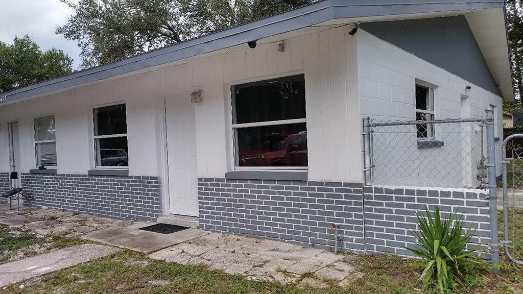 6477 146TH AVENUE N UNIT B CLEARWATER, FL 33760