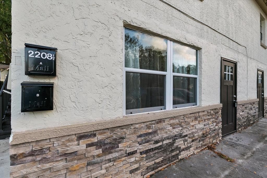 2208 1/2 N BOULEVARD UNIT B TAMPA, FL 33602