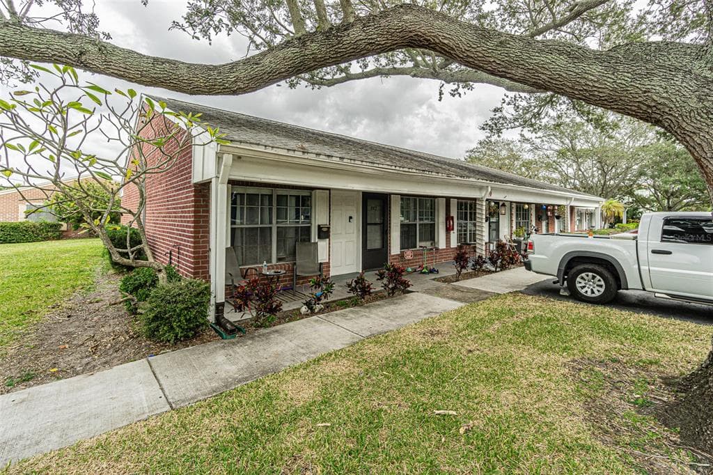 937 83RD AVENUE N UNIT 937 ST PETERSBURG, FL 33702