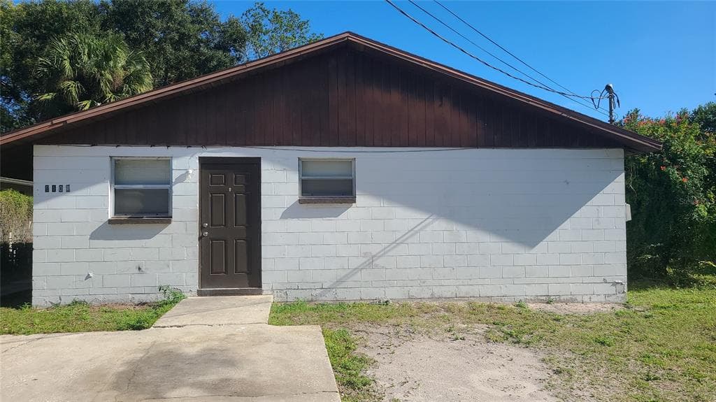 8105 N KLONDYKE STREET TAMPA, FL 33604
