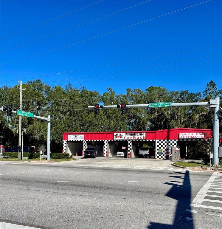 5603 LITHIA PINECREST RD