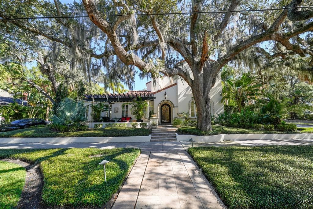 812 S PACKWOOD AVENUE TAMPA, FL 33606