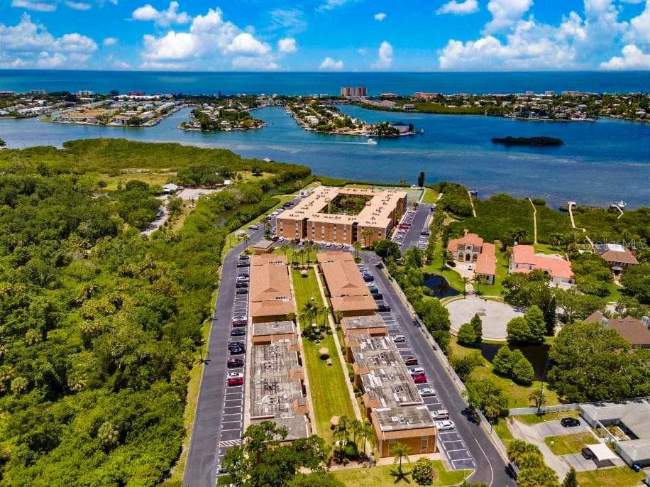 12760 INDIAN ROCKS ROAD UNIT 605(Furnished) LARGO, FL 33774