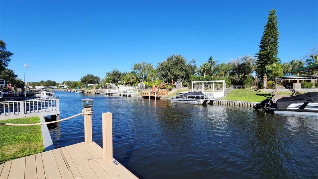 453 WATERWAY DRIVE LAKE WALES, FL 33898