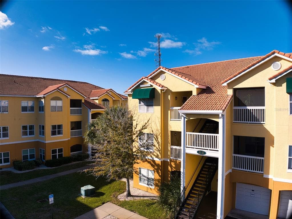10764 70TH AVENUE UNIT 3201 SEMINOLE, FL 33772