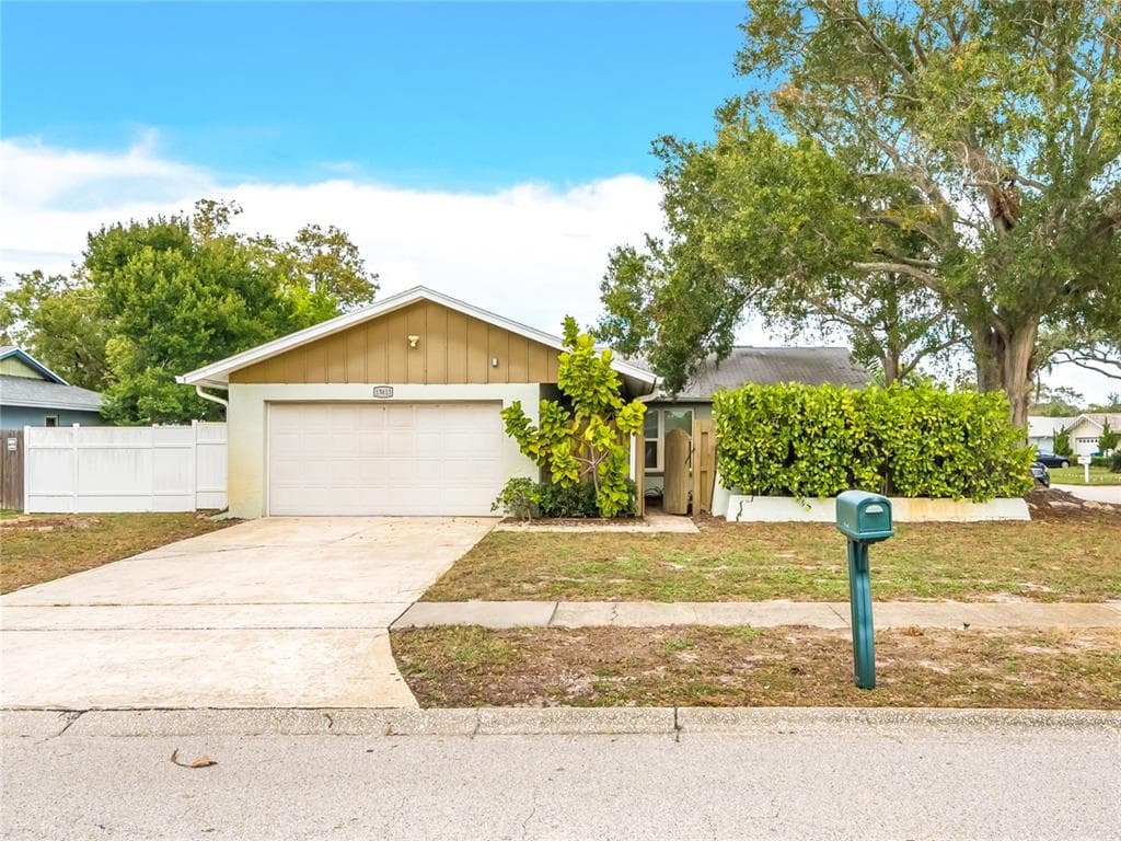 13413 CORONADO DRIVE LARGO, FL 33774