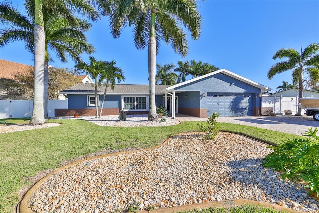 6323 WISTERIA LANE APOLLO BEACH, FL 33572