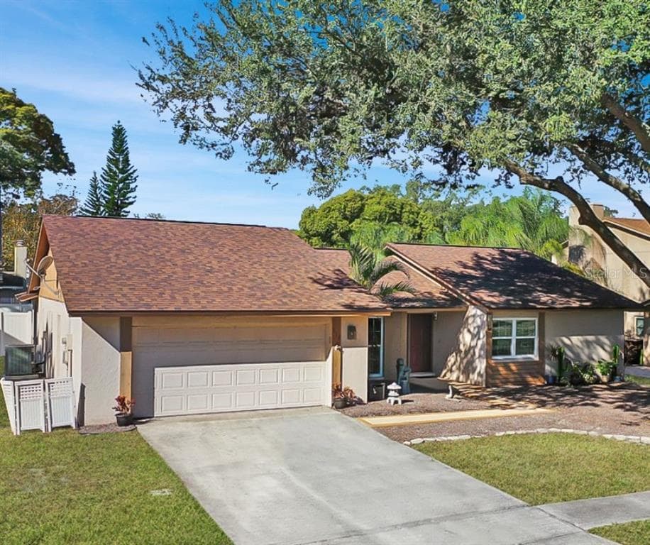 618 OAKMOSS DRIVE BRANDON, FL 33511