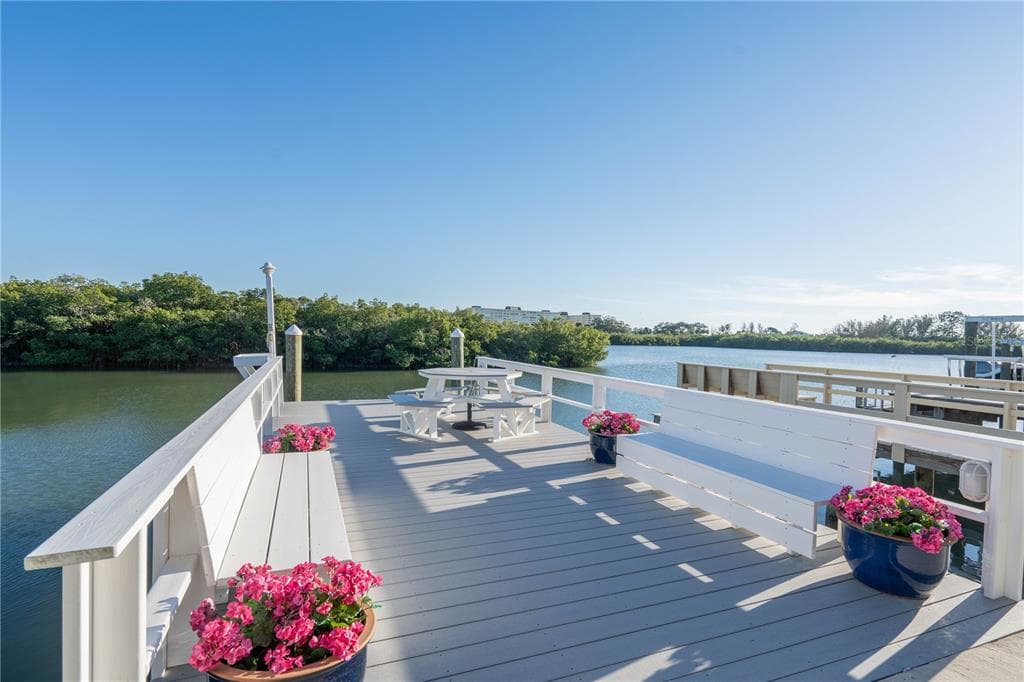 260 BOCA CIEGA POINT BOULEVARD S ST PETERSBURG, FL 33708