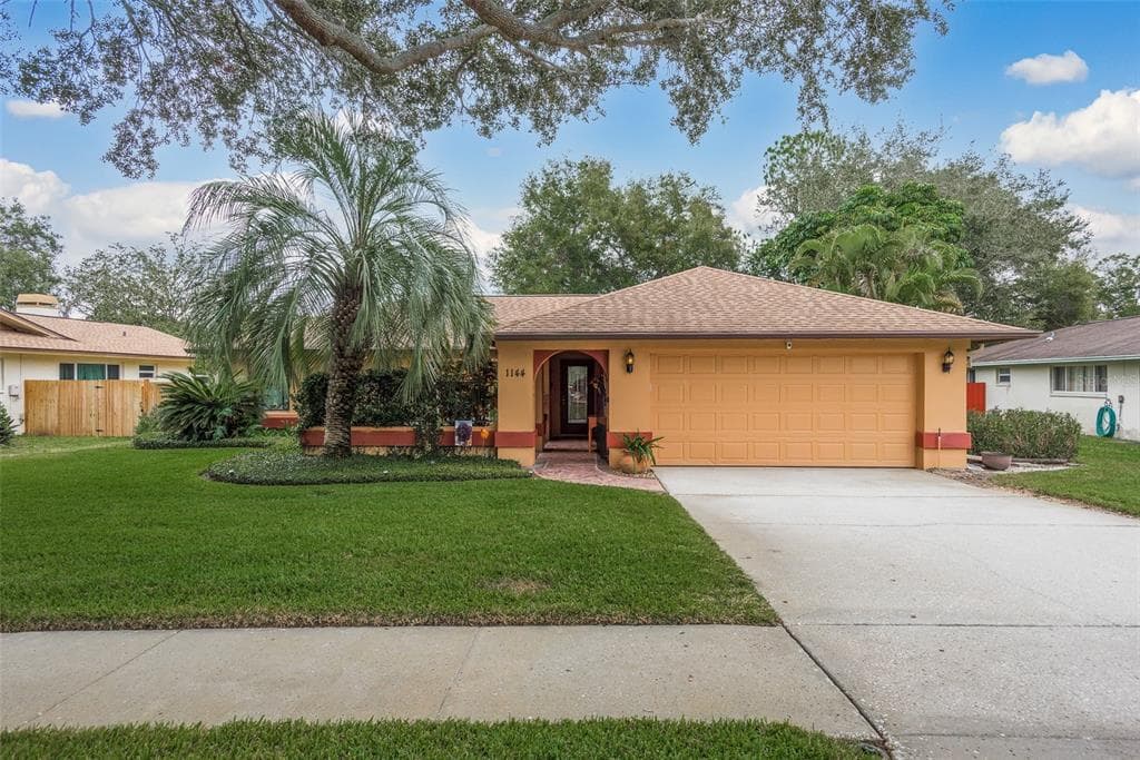 1144 LANCER LANE TARPON SPRINGS, FL 34689