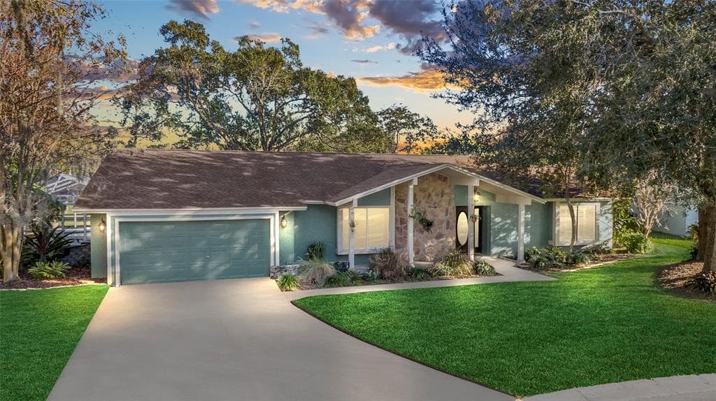 9020 HOGANS BEND TAMPA, FL 33647