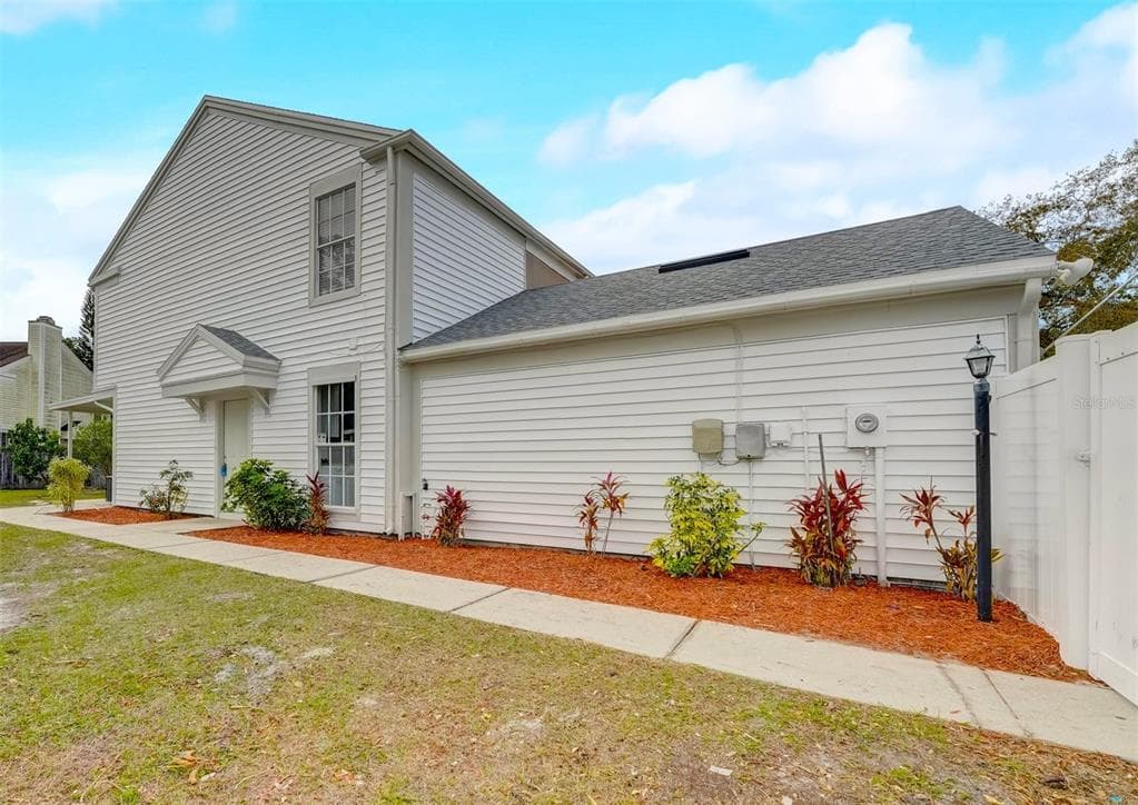 6240 OAK CLUSTER CIRCLE TAMPA, FL 33634