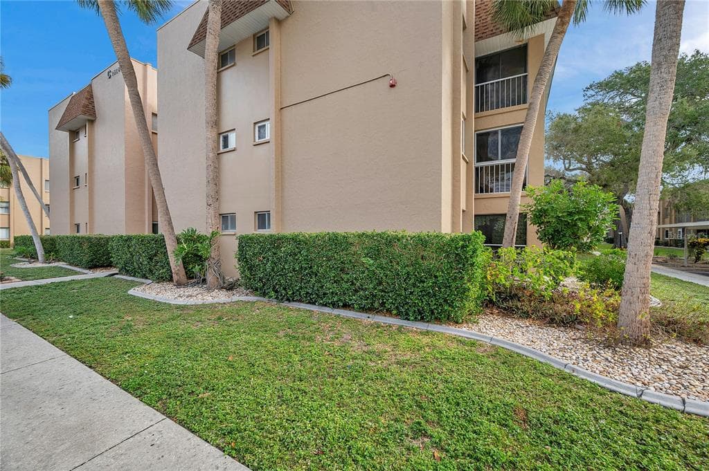 1520 GLEN OAKS DRIVE E UNIT 244 SARASOTA, FL 34232